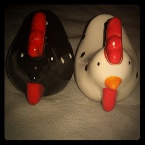 Porcelain chicken's 🐔  🐓